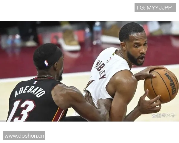 高炮台莫布里上半场表现出色贡献10分5板2助1帽三分命中率高达667 高炮台莫布里上半场表现出色贡献10分5板2助1帽三分命中率高达667