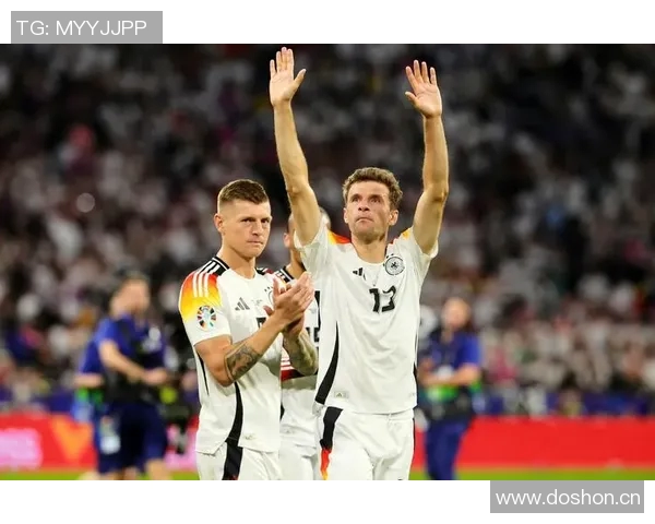 穆勒第96分钟绝杀进球震撼全场直面三名防守球员展现超强实力 穆勒第96分钟绝杀进球震撼全场直面三名防守球员展现超强实力