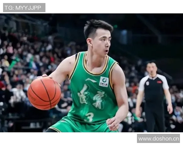 赵继伟称周鹏为低估的英雄贡献巨大攻防两端表现突出 赵继伟称周鹏为低估的英雄贡献巨大攻防两端表现突出