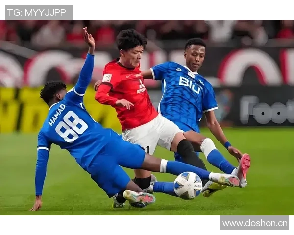 阿什拉夫满怀喜悦为球队贡献双球表现出色满意度高