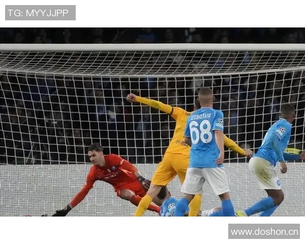 贾府后卫板仓滉震惊于欧冠前一天被通知踢后腰位置