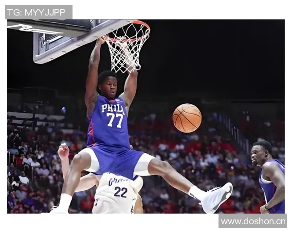 埃奇库姆表现出色次节独得12分全场贡献16分2板3助3断助力球队稳定发挥