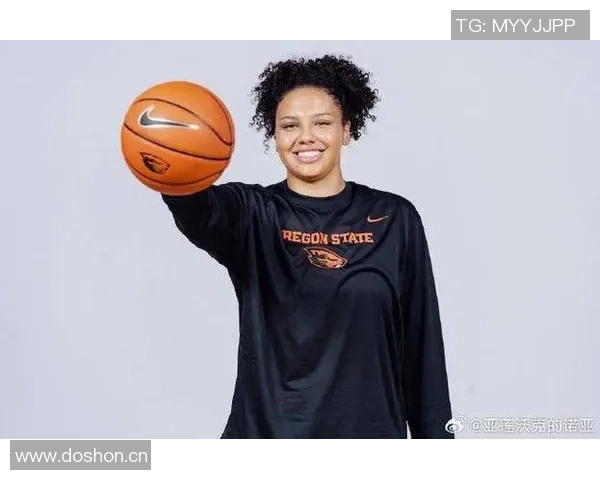 汉娜伊达尔戈狂砍30分10助攻13抢断成NCAA女篮新星