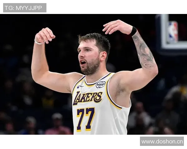 东契奇近期表现惊艳圆梦三双差之毫厘场均数据令人瞩目